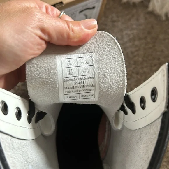 NWT DR. MARTENS 1460 BEX SMOOTH LEATHER LACE UP BOOTS - Picture 11 of 12